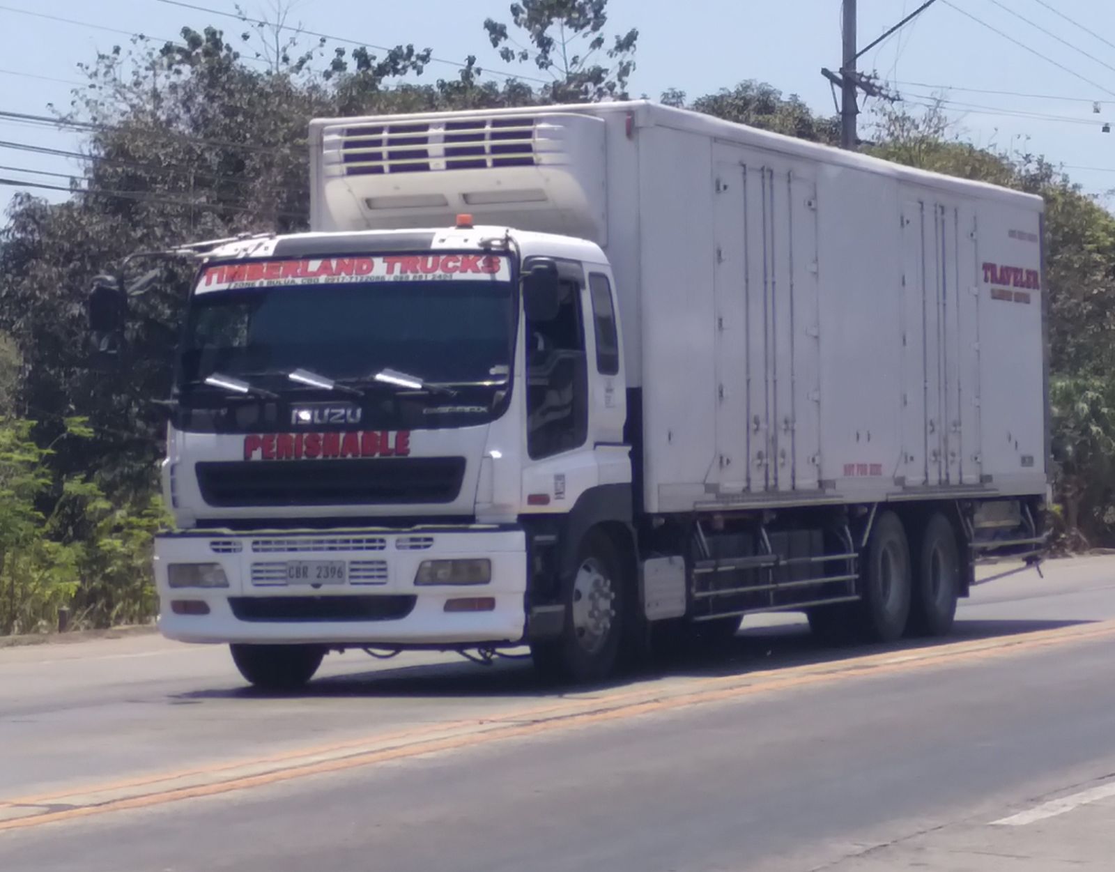Refrigerated truck carrying perishable goods, monitored with Data Drive Telematics temperature monitoring