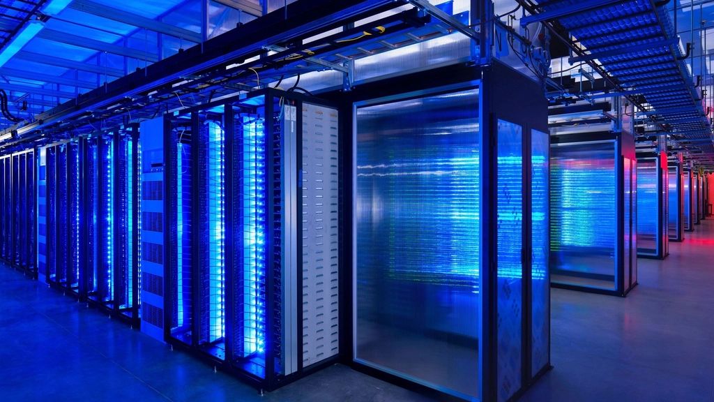 Servers hosting a tracking platform